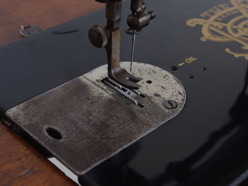 No.358 SINGER 103 シンガー製 職業用足踏みミシン：アンティーク