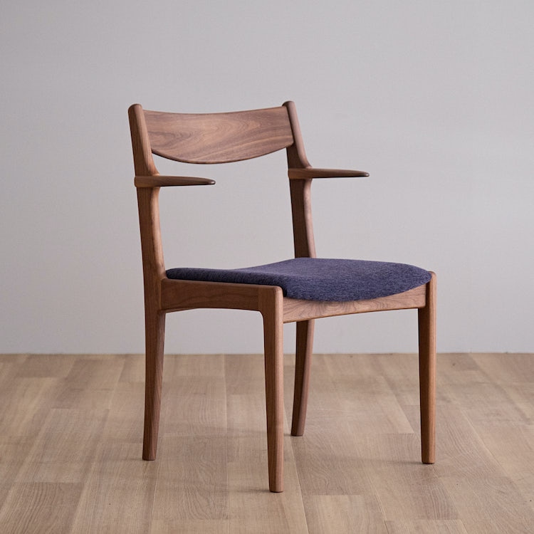 ペッカー セミアームチェア (樹種ブラックチェリー AランクAランク