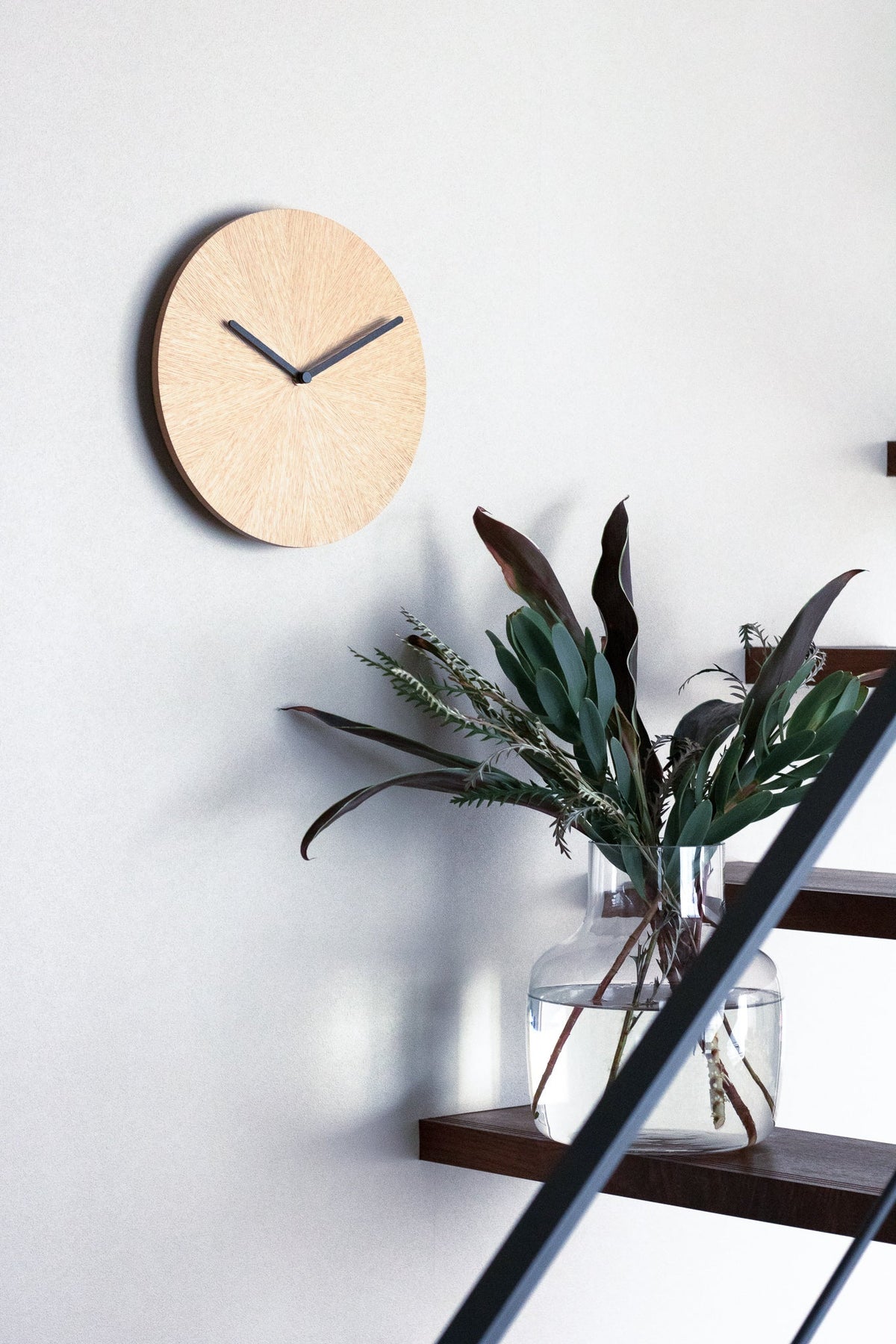 徳島の天然藍で染めた木製掛け時計 | 森工芸 - 光と影のインテリア