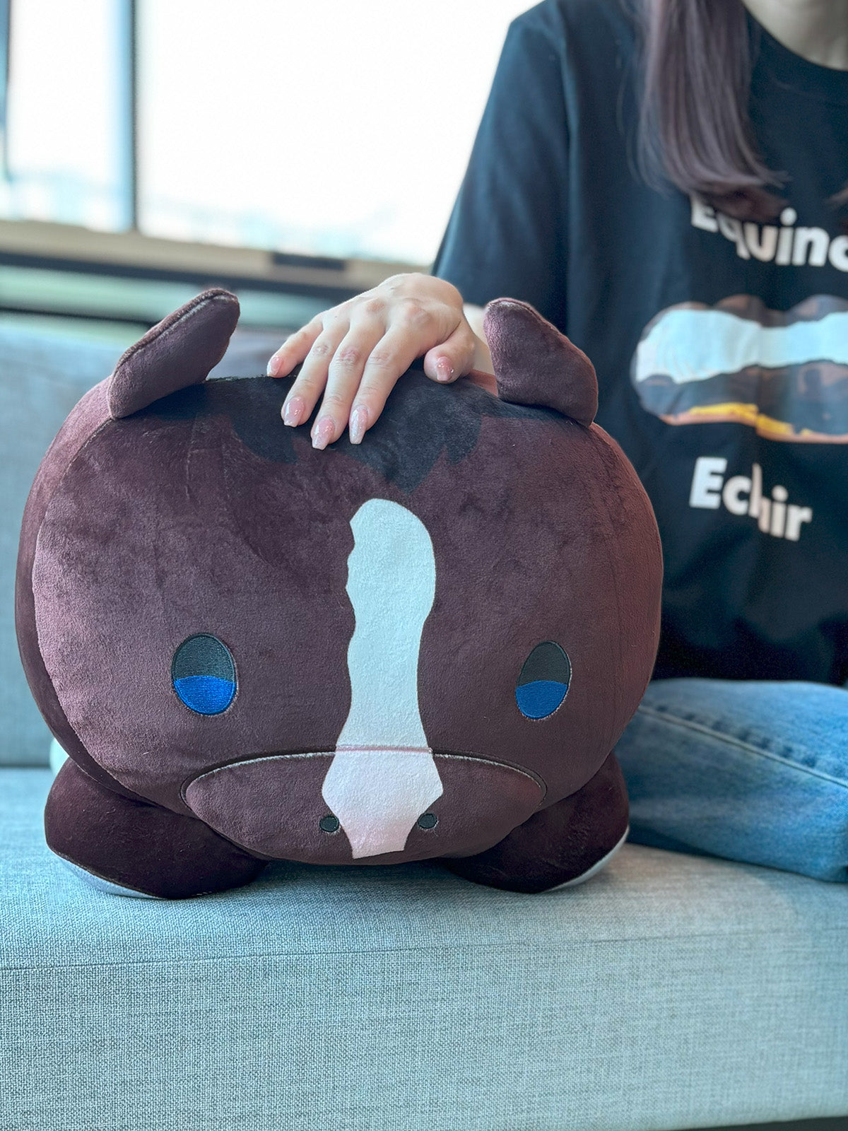 イクイノックス・もちもちぬいぐるみクッション｜netkeiba