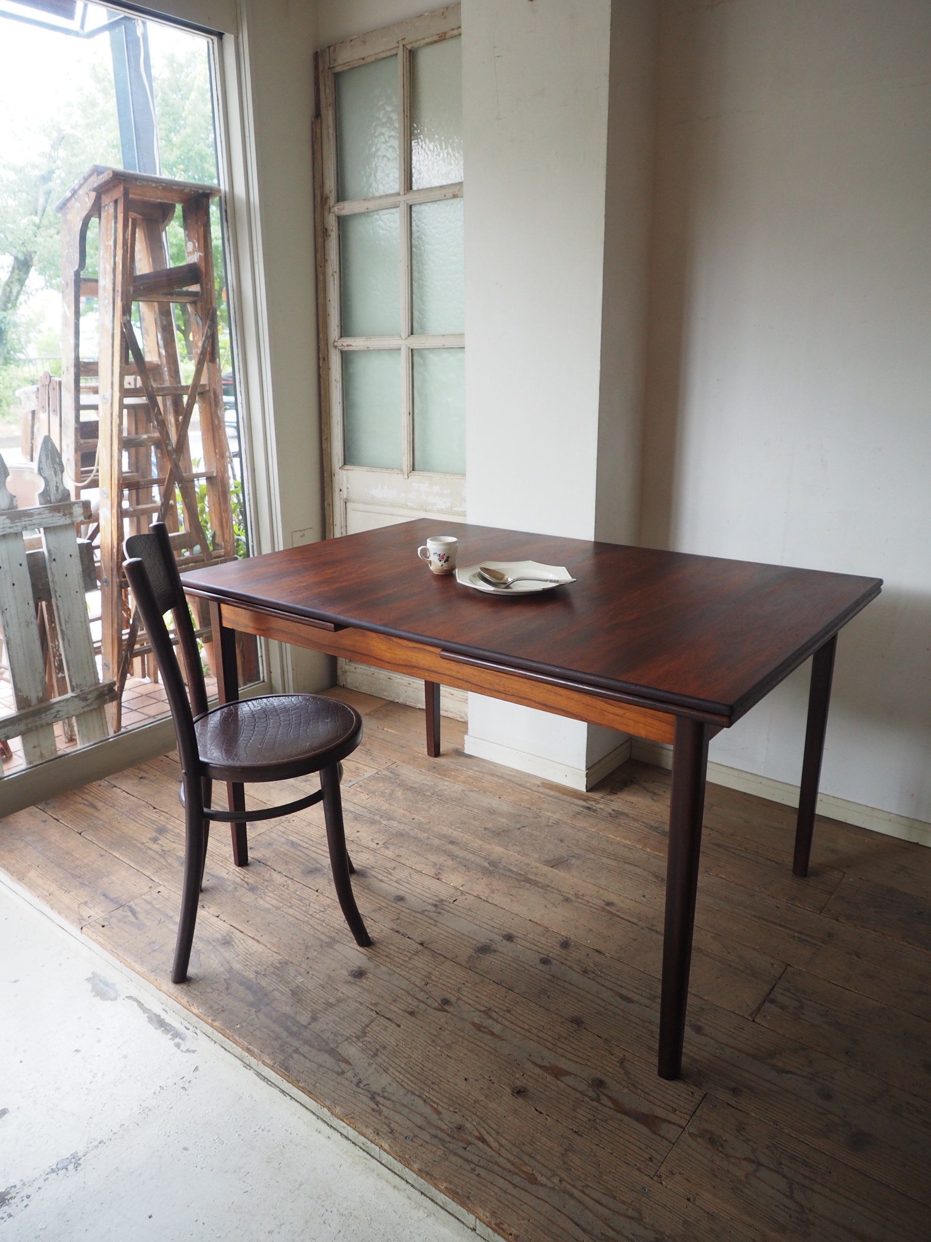 アンティーク オールドパイン ラウンドテーブル 3本脚 カフェテーブル