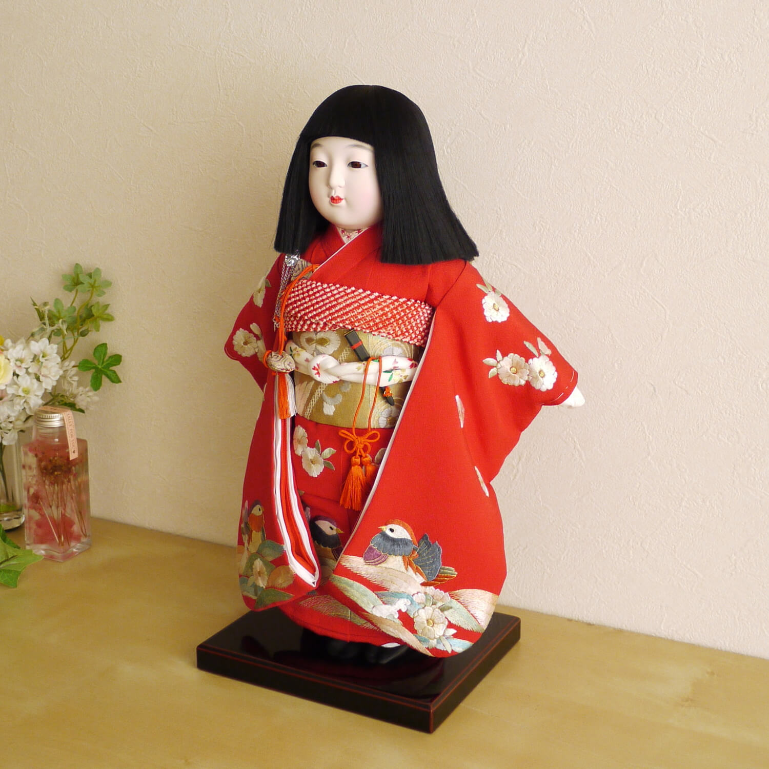 市松人形 元賀章介 10号尺 正絹手刺繍 おしどり 赤色 手塗本漆台 増村