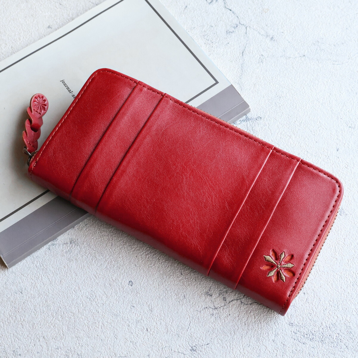 Sybilla（シビラ） ラウンドファスナー長財布 刺繍 パンチング 花 ワン