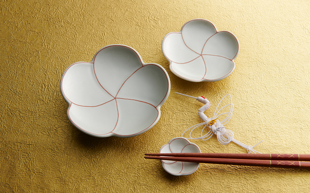 梅型錦金 豆皿 9cm パールホワイト 有田焼 幸楽窯 // 和食器 食器 小皿