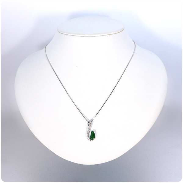 翡翠 ネックレス トップ プラチナ ペンダント ヘッド 1.087ct 中央宝石