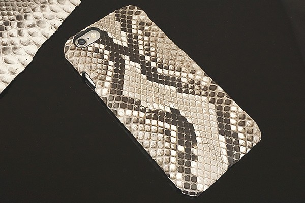 ヘビ革 スマホケース 全機種対応 ダイヤモンドパイソン 本革 iphone17