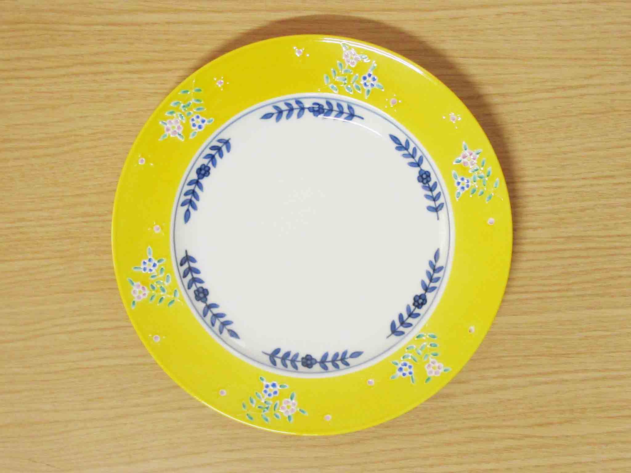 渕黄交趾花絵 8寸皿 | 有田焼・波佐見焼の通販サイト【しのえい陶磁器】