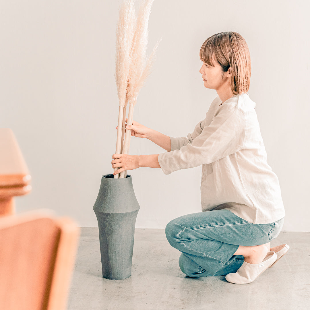SHIRAKABA｜シルエットと陰影が美しい枝もの花器