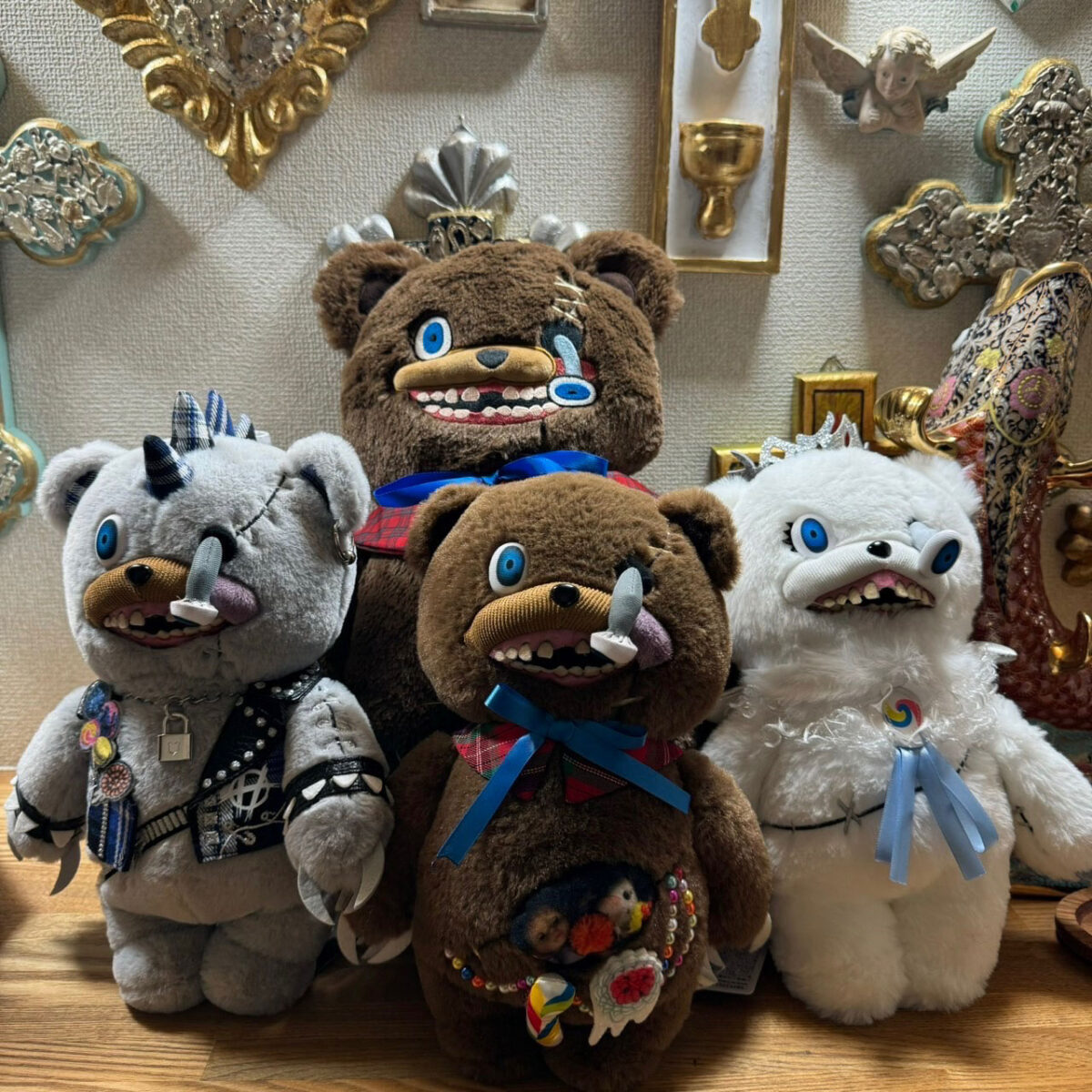 第十九回「クマグッズ」スタイリスト相澤 樹の素敵すぎる収集癖 – 装苑