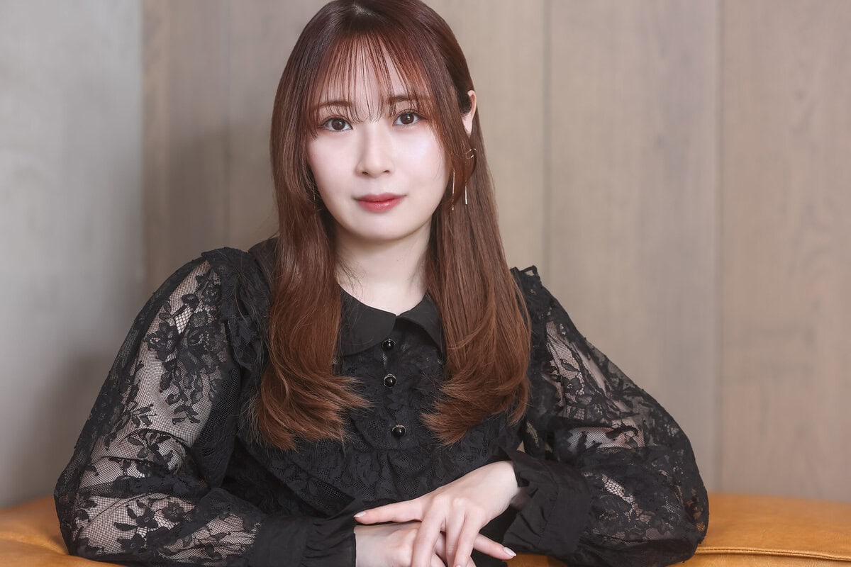 元SKE48高柳明音、“史上最強”の写真集」写真部の先輩後輩という設定に