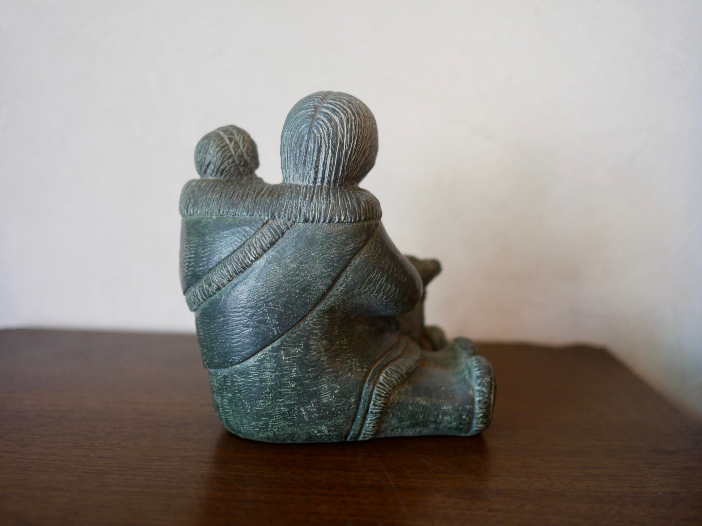 WE A WOLF ORIGINAL【イヌイット親子と犬】The wolf sculptures