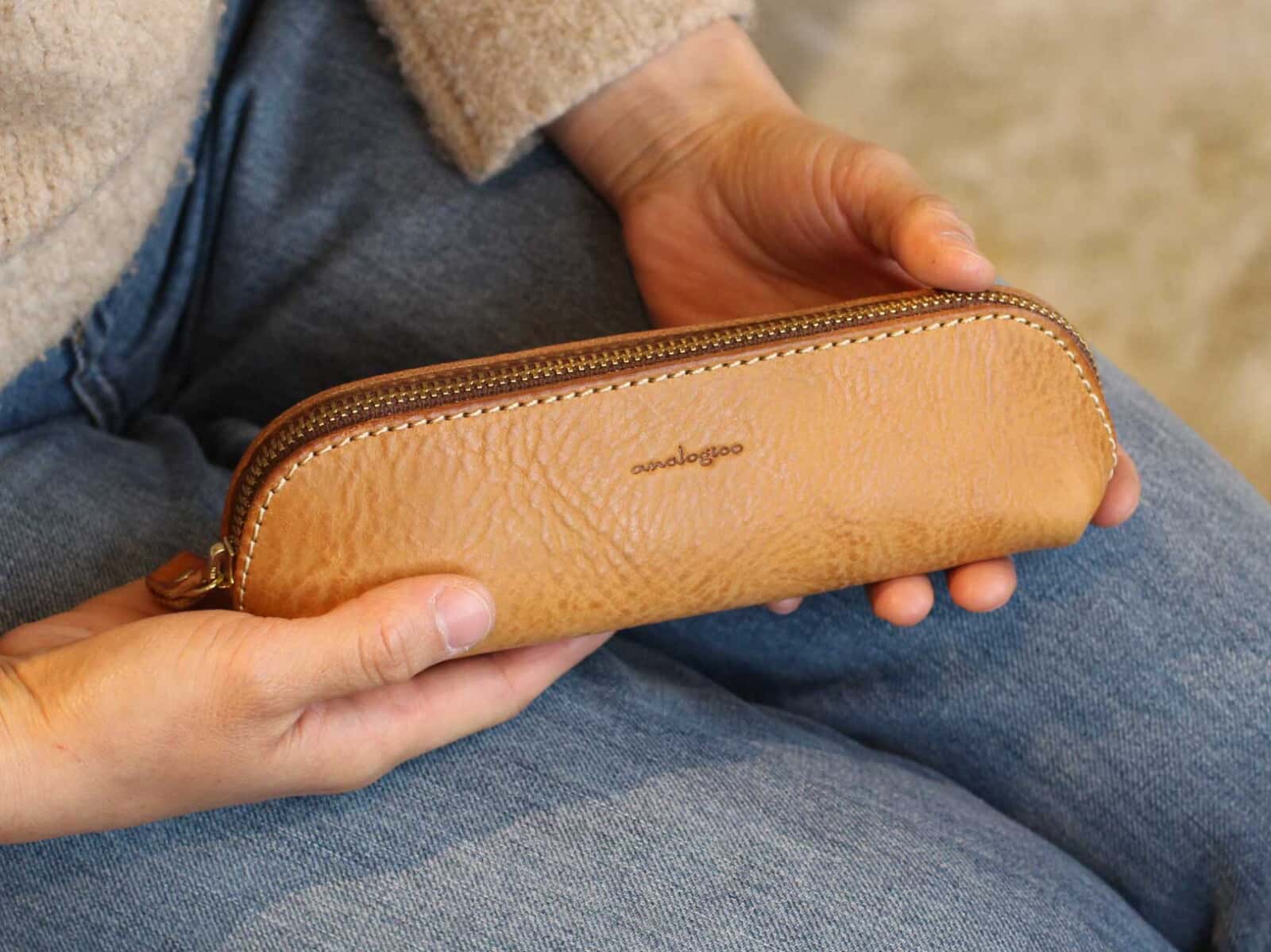 ラウンドファスナーペンケース |analogico（アナロジコ）