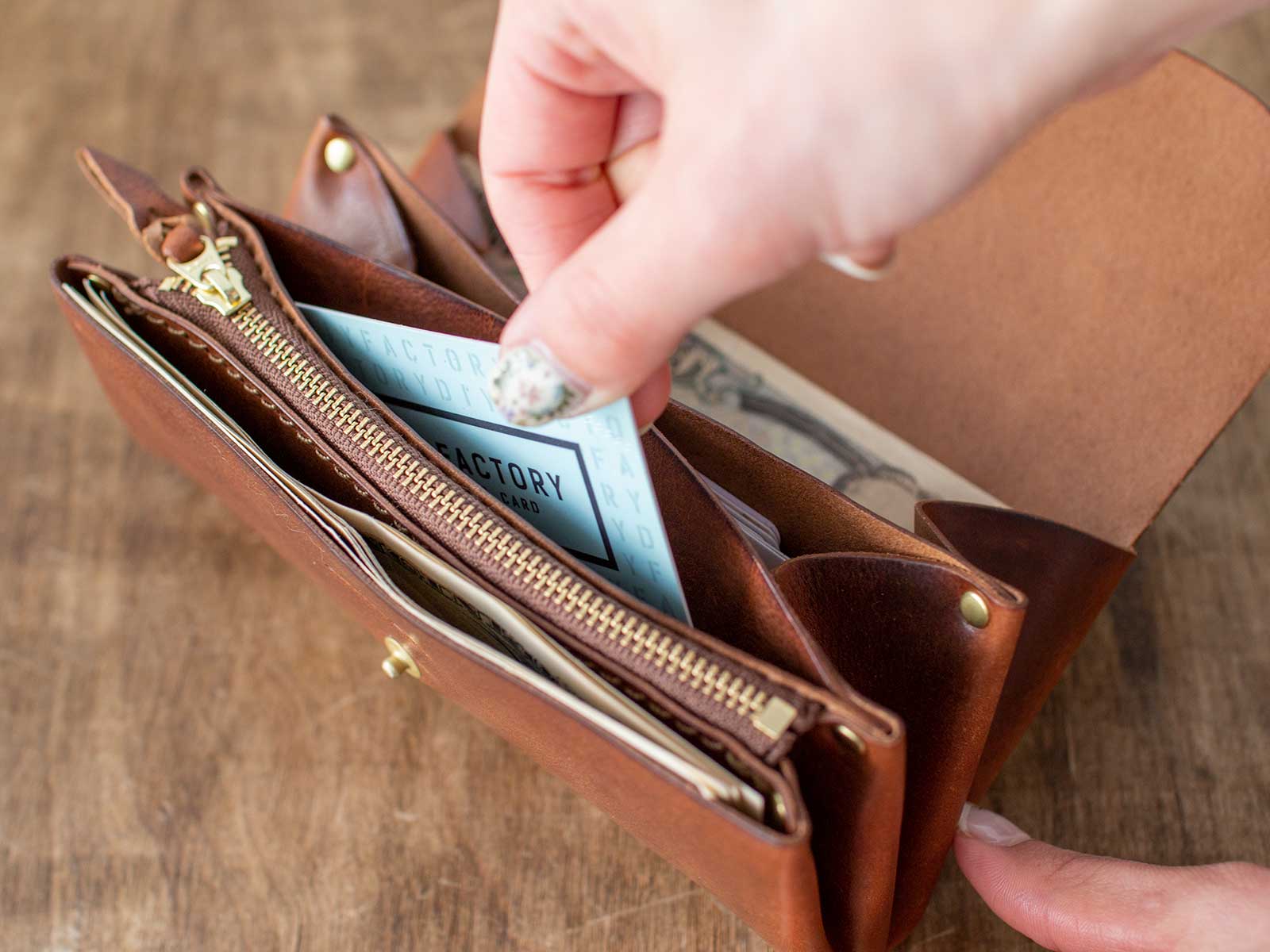 カシメ長財布 |analogico（アナロジコ）