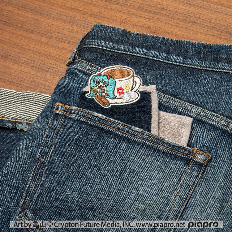 初音ミク 刺繍タオル (初音ミク Art by 亀山 カフェ) – GRAPHT