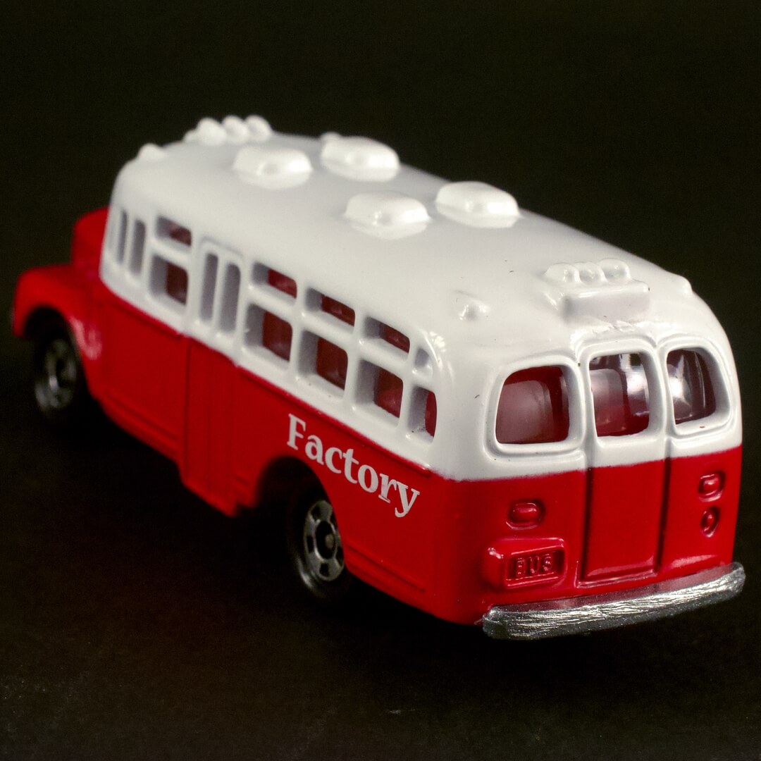 トミカ 組み立て工場 第18弾 いすゞ（ISUZU） ボンネットバス 赤