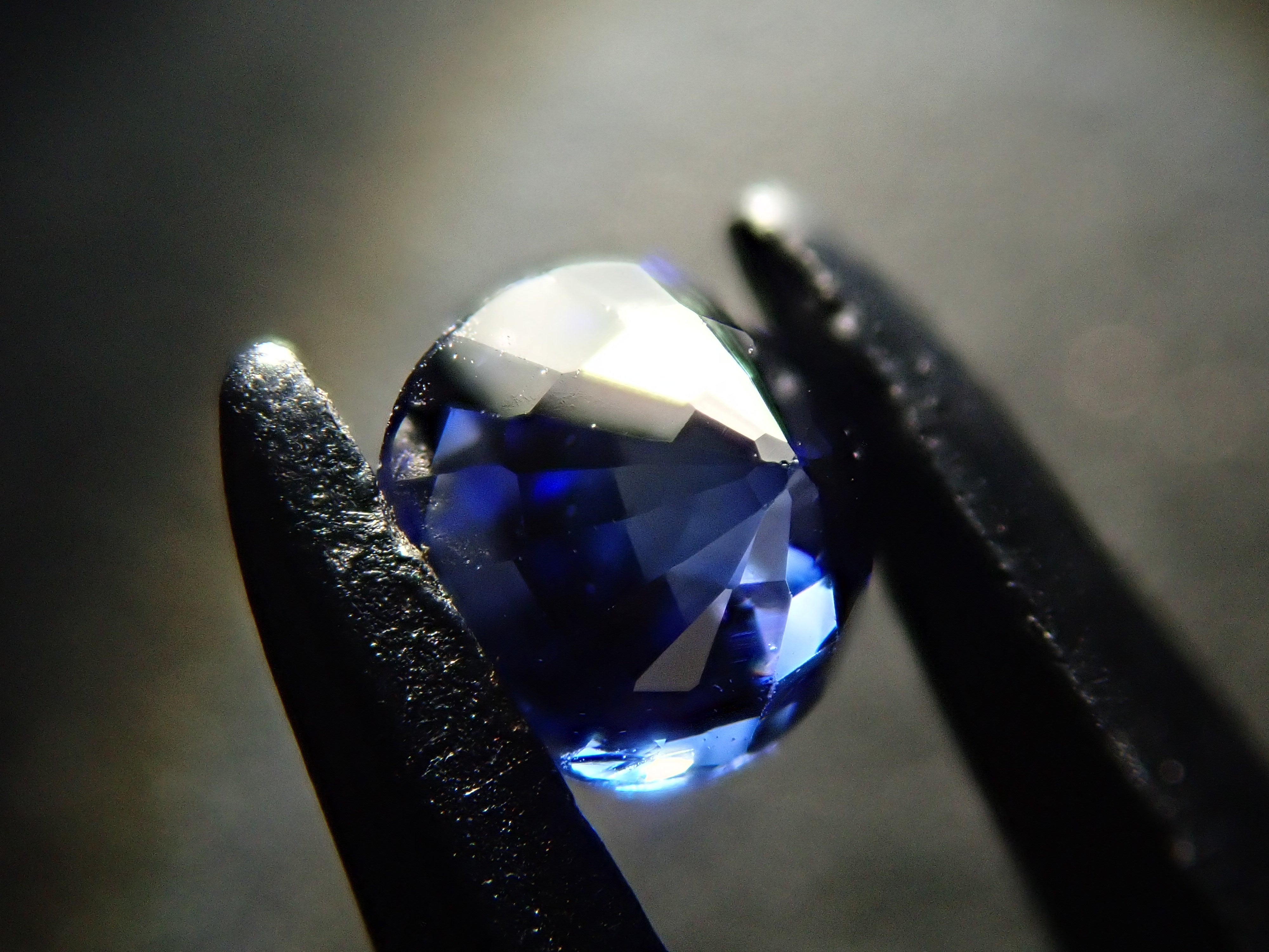 スリランカ産ブルーサファイア 0.414ctルース