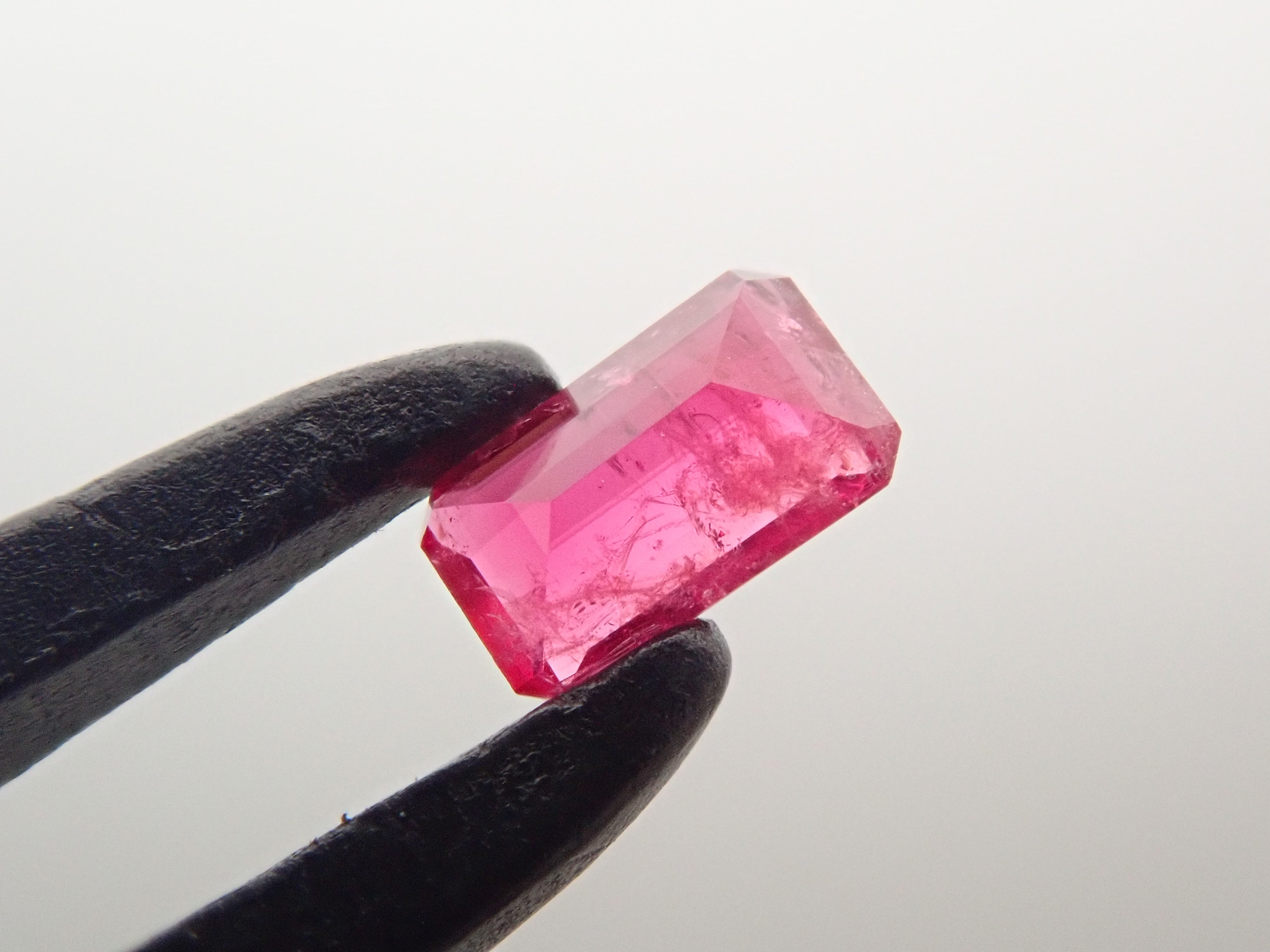 アメリカ産レッドベリル 0.080ctルース