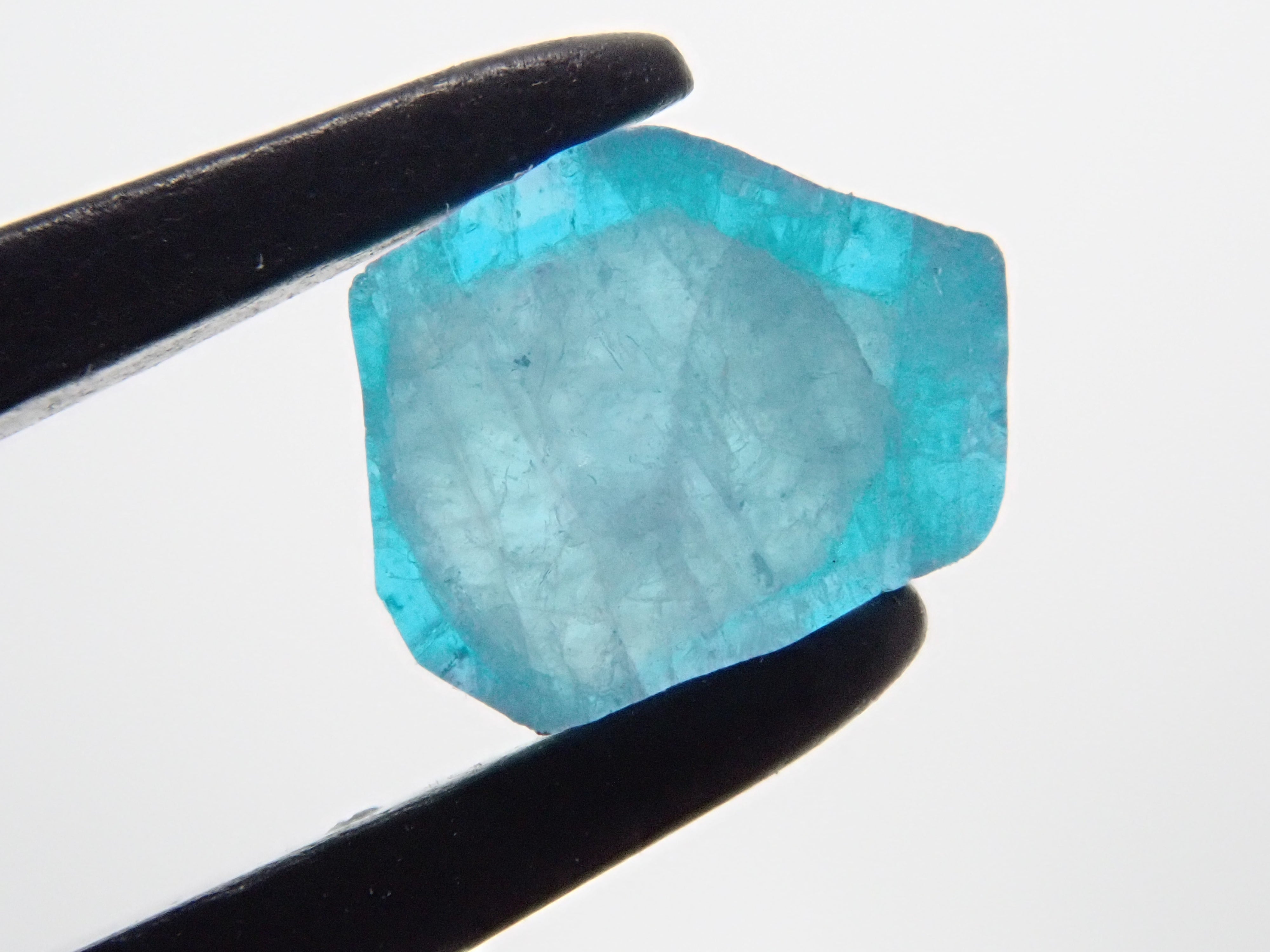 ブラジル産パライバトルマリン 0.759ct原石