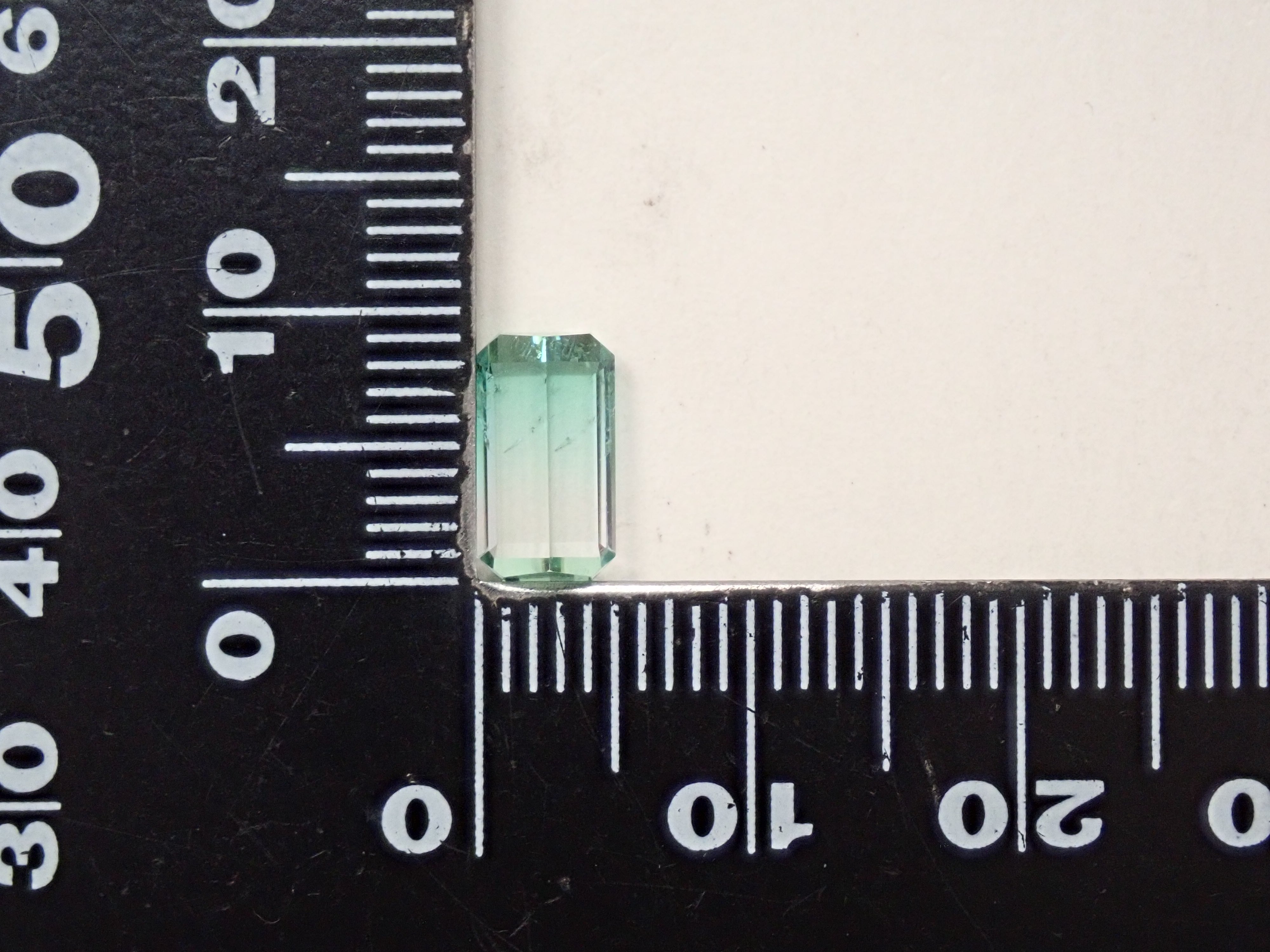 アフガニスタン産バイカラートルマリン 1.653ctルース