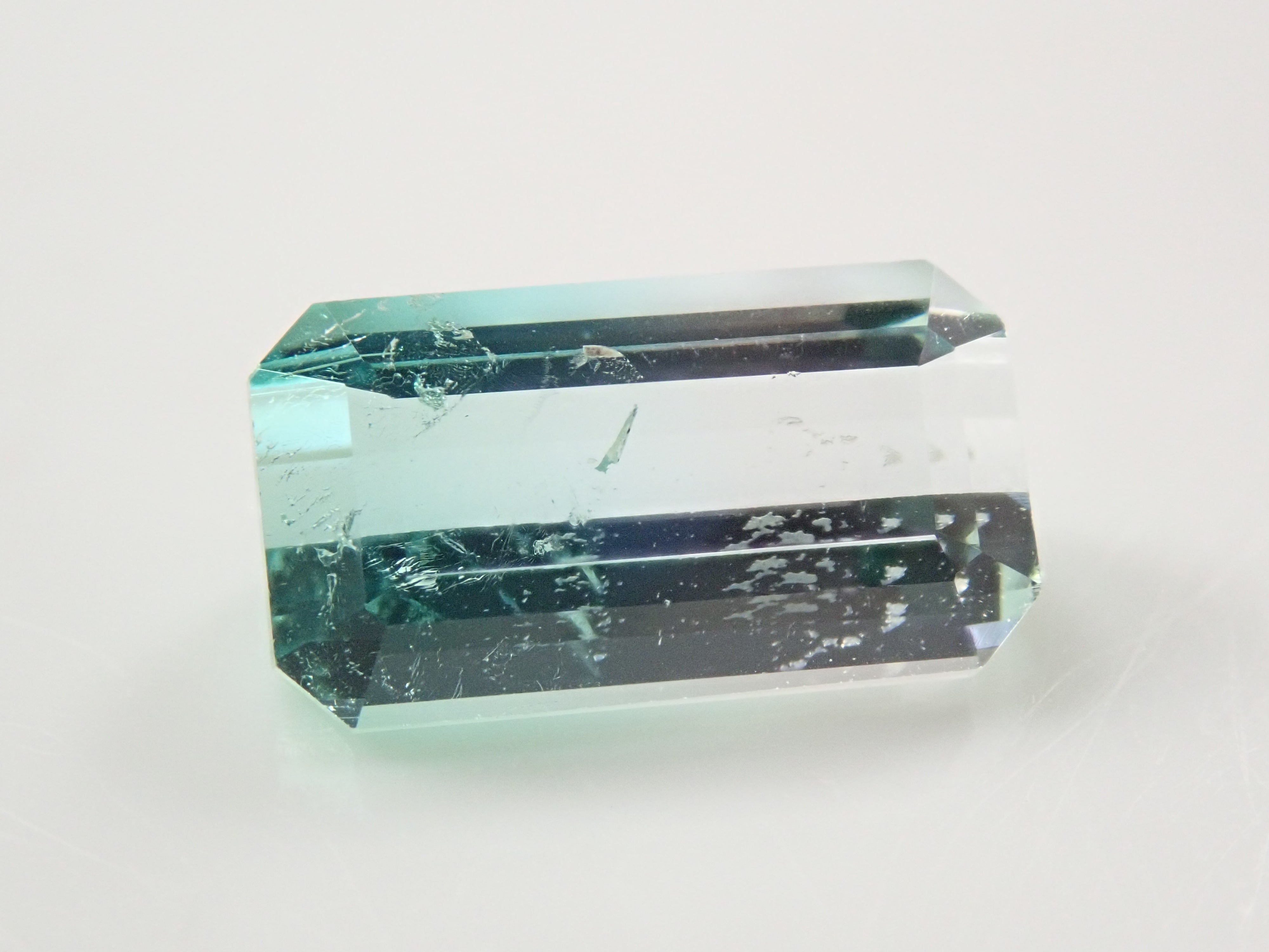 アフガニスタン産バイカラートルマリン 1.653ctルース