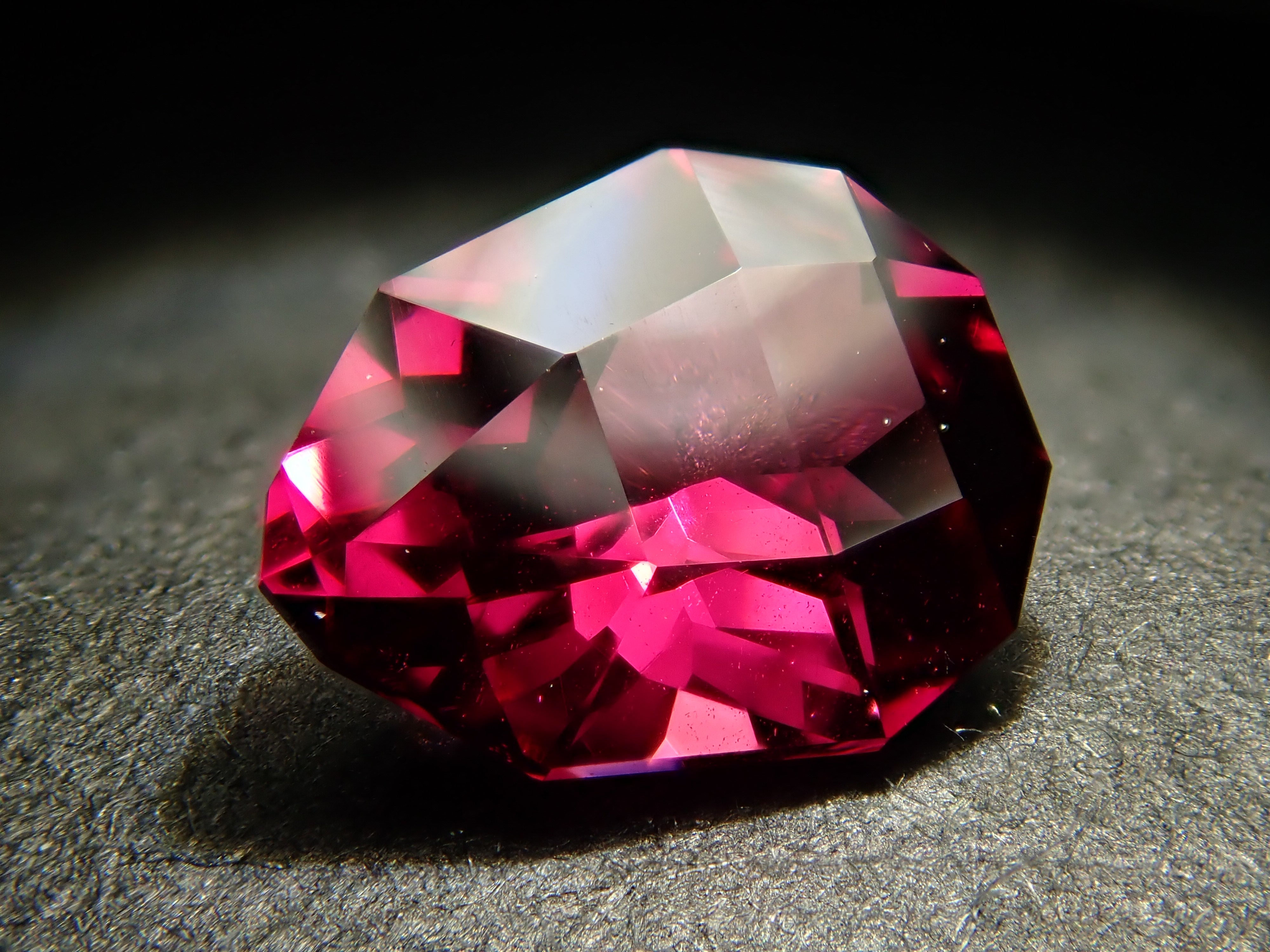 Rhodolite garnet 0.775ct loose