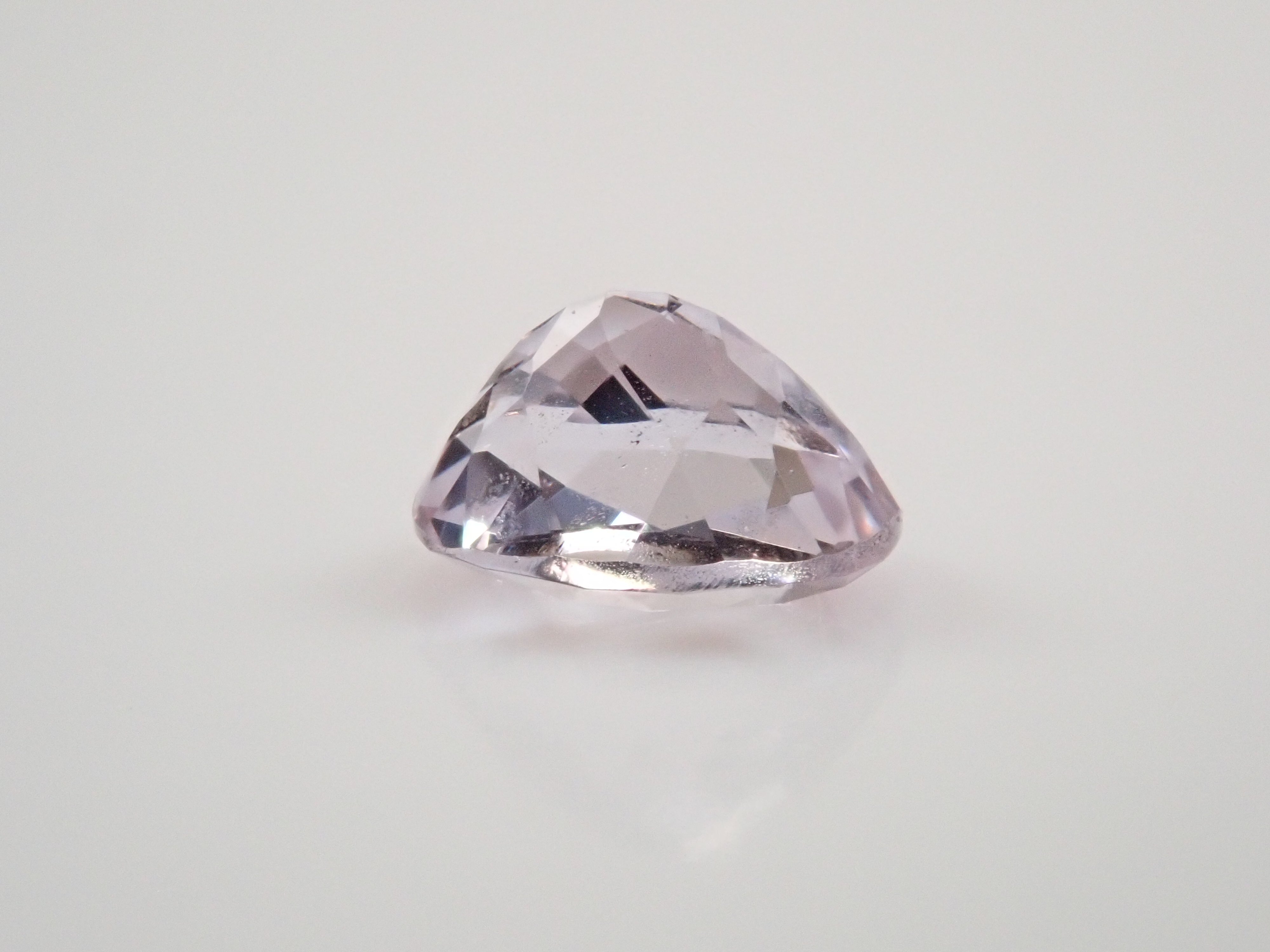 タンザニア産マグネシオアキシナイト 0.357ctルース