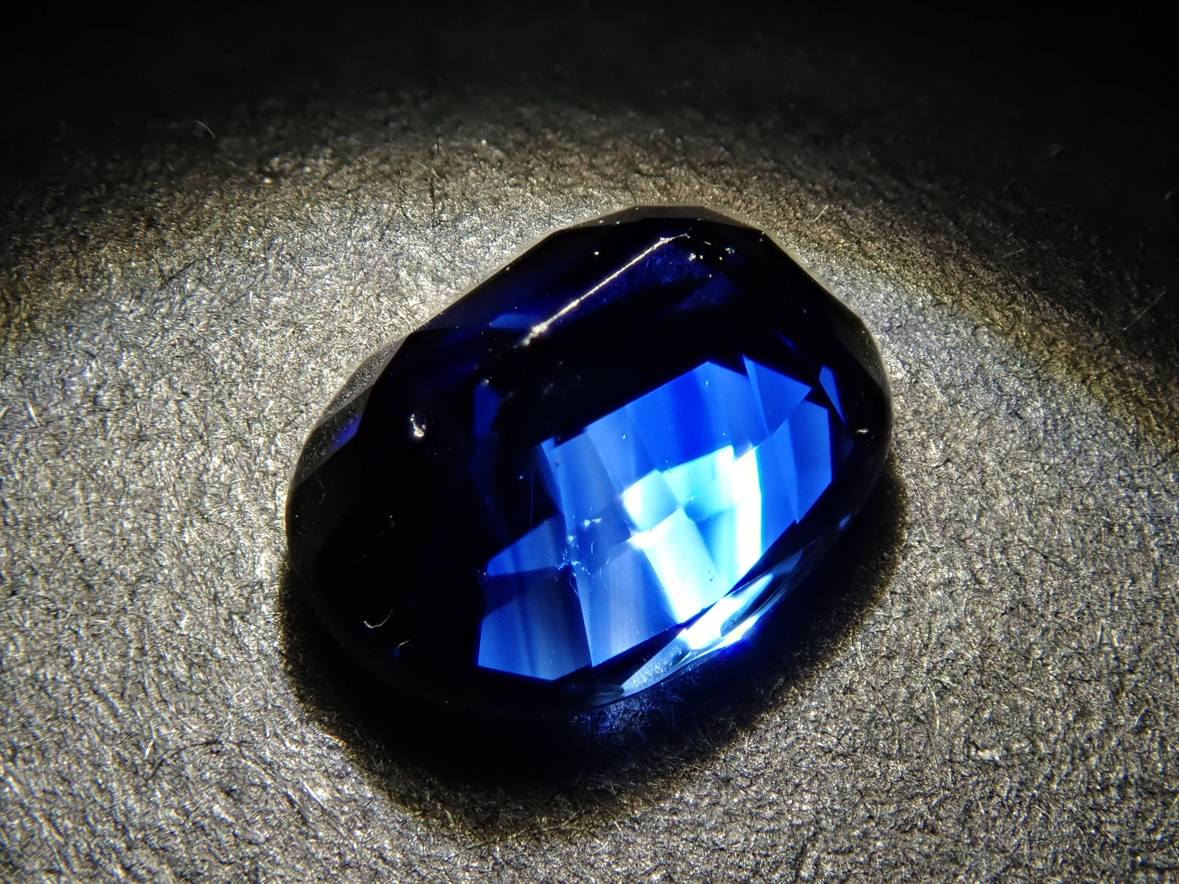 ロイヤルブルーサファイア 1.220ctルース