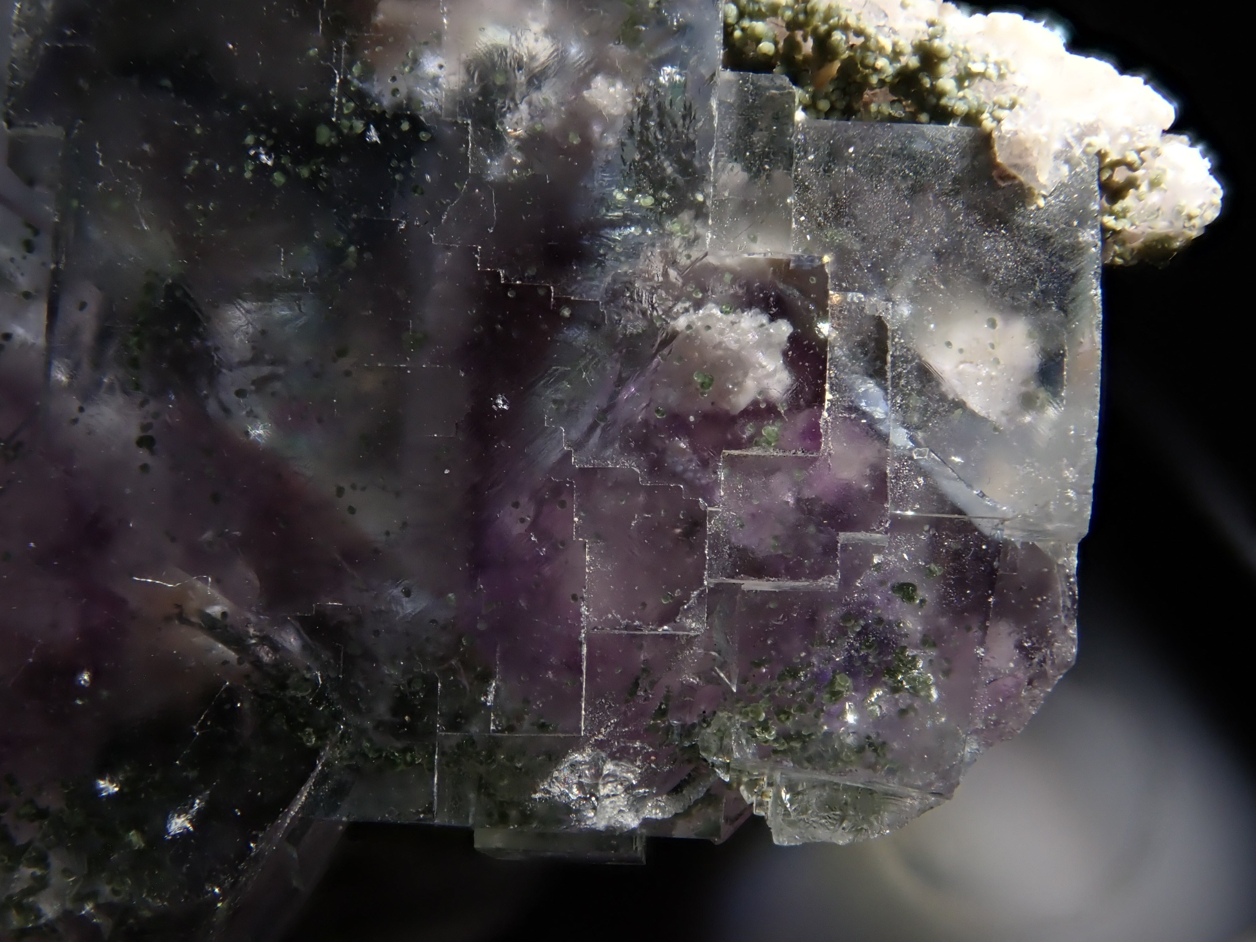 フローライト 72.518ct原石