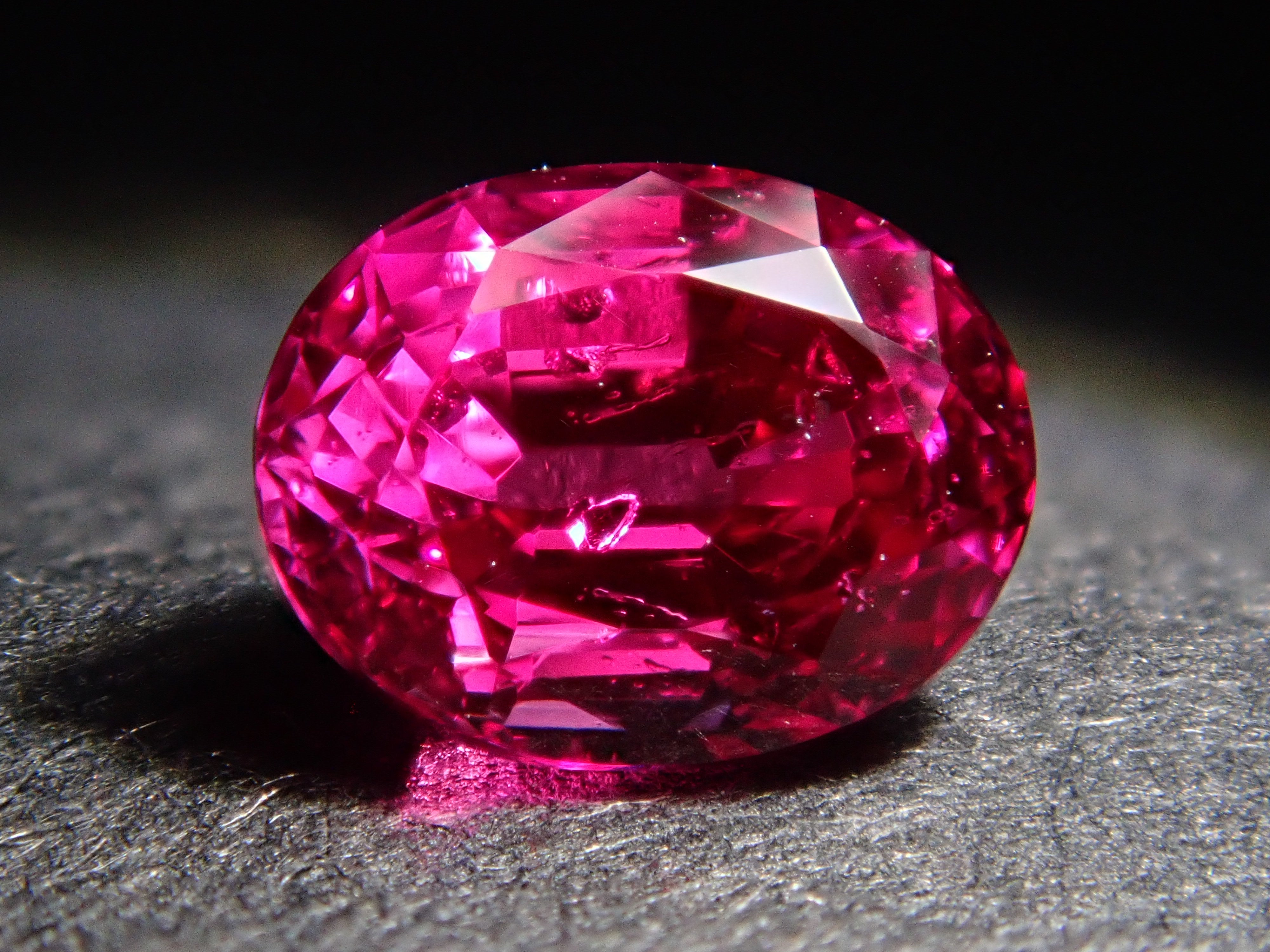 ミャンマー産非加熱ピジョンブラッドルビー 0.640ctルース AIGS