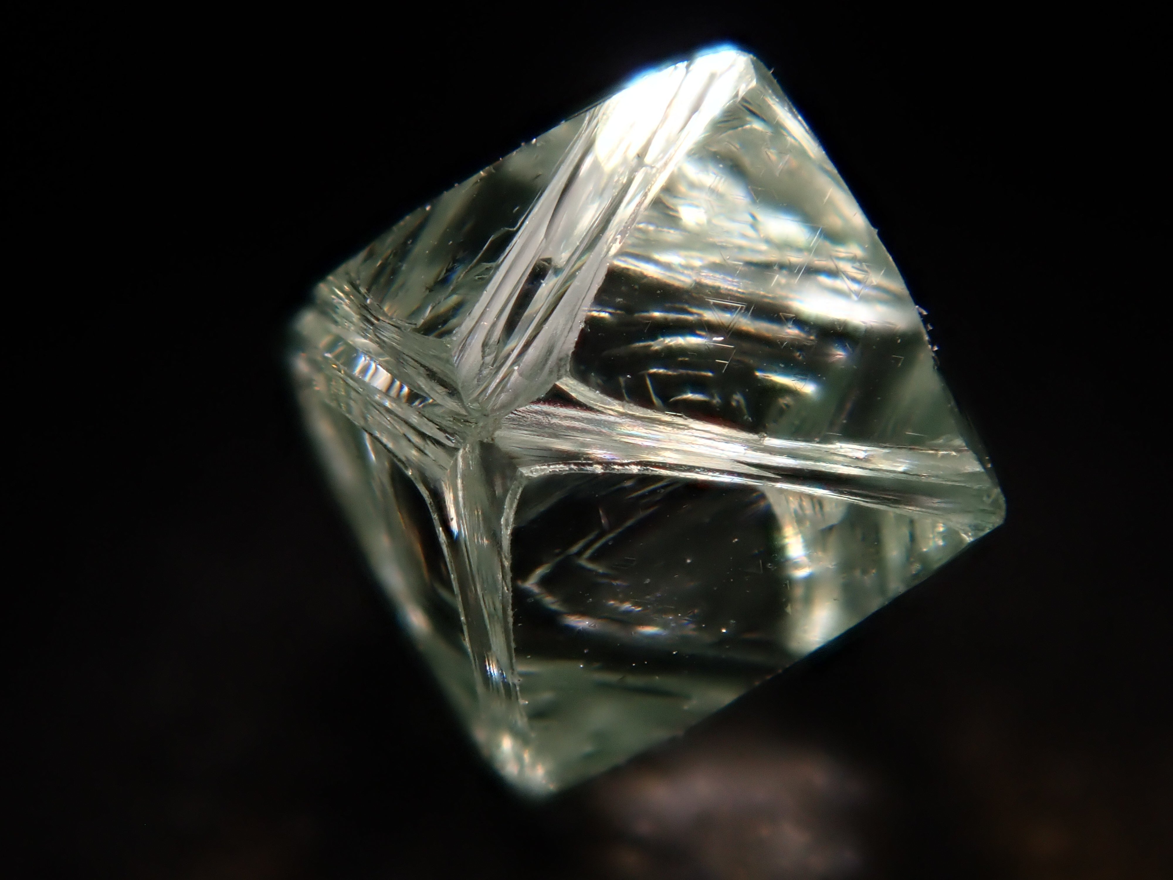 グリーンダイヤモンド原石（ソーヤブル） 0.666ct 原石