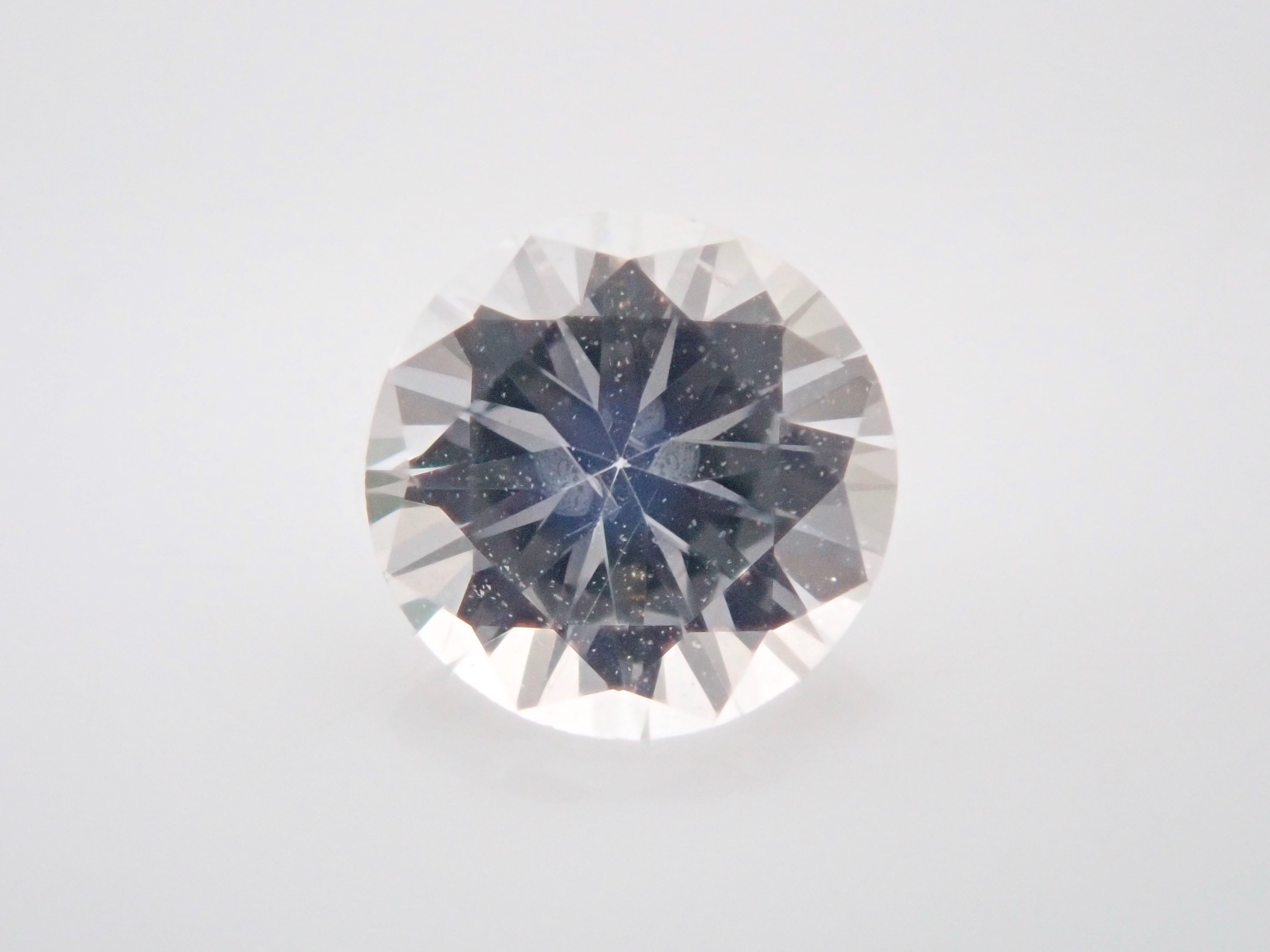 スリランカ産ホワイトサファイア 4.3mm/0.382ctルース