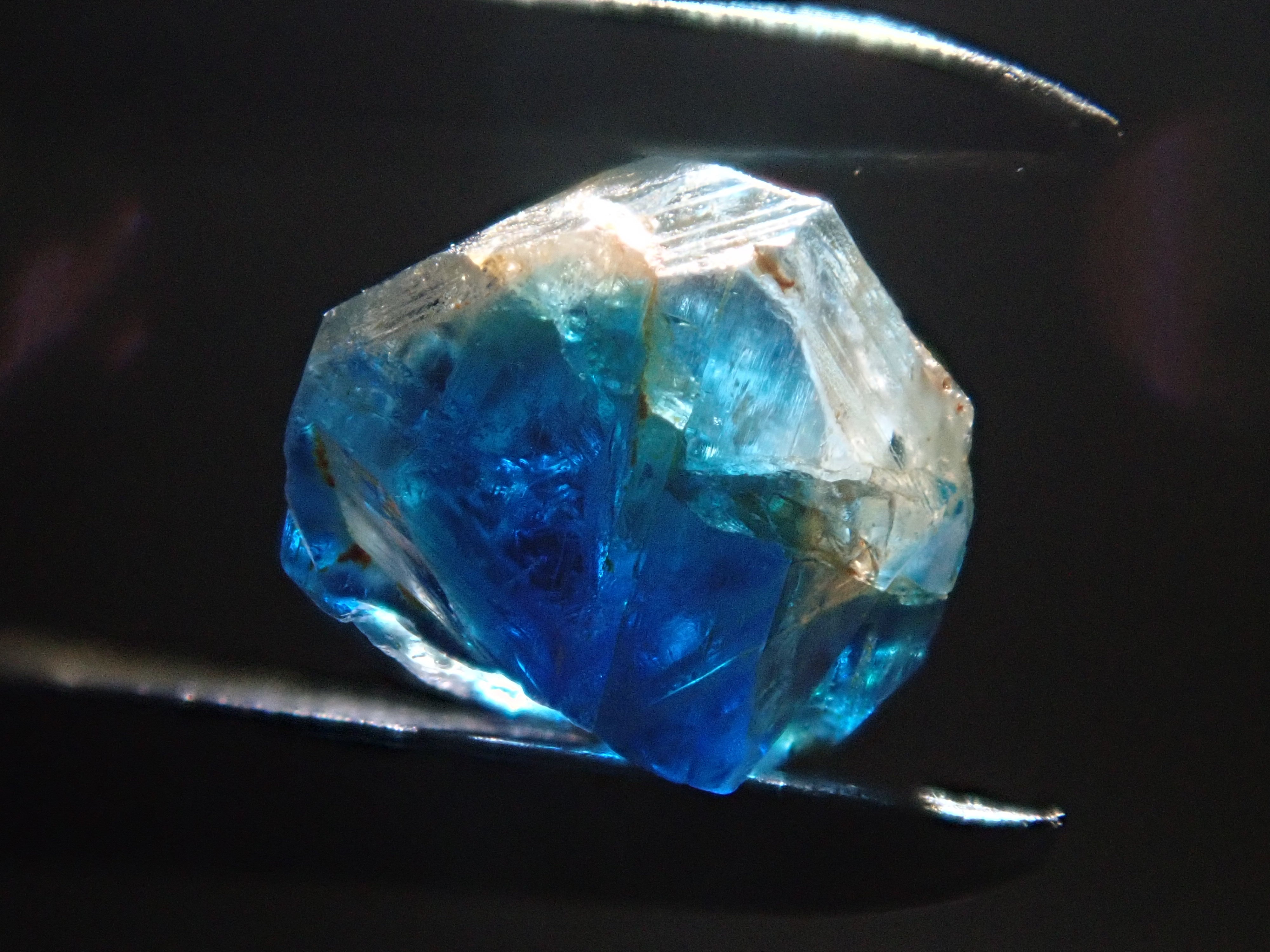 バイカラー ユークレース原石10金ペンダントトップ ユークレース10金