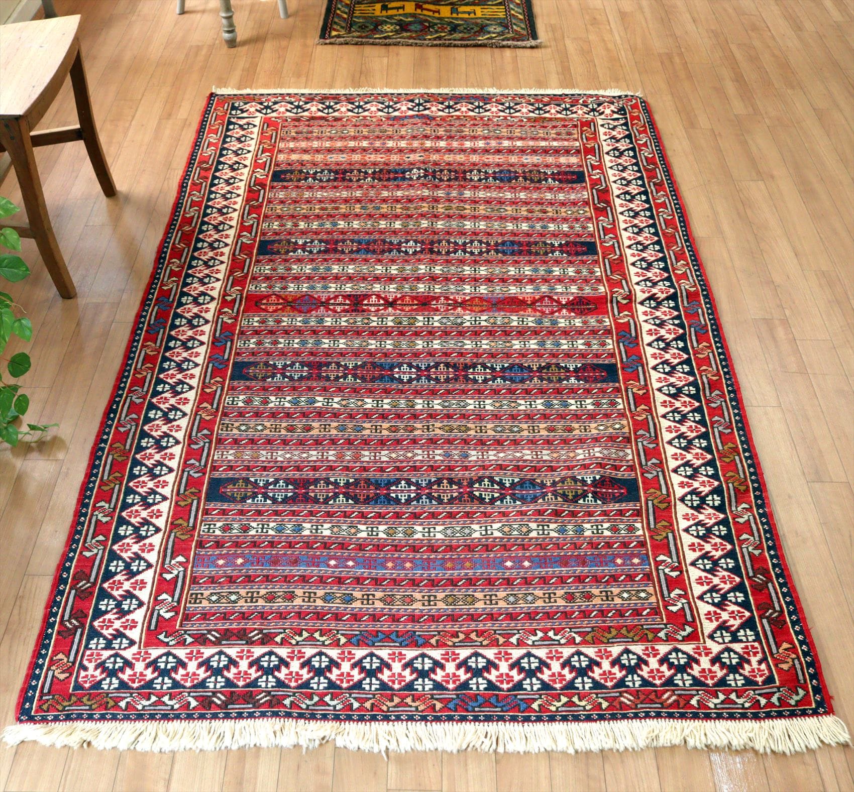 キリムスタイル / イランの手織りキリム シルジャン187×119cm スマック