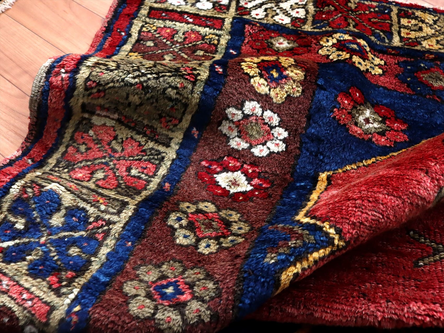 キリムスタイル / トルコ絨毯 オールドカーペット144×111cm レッド