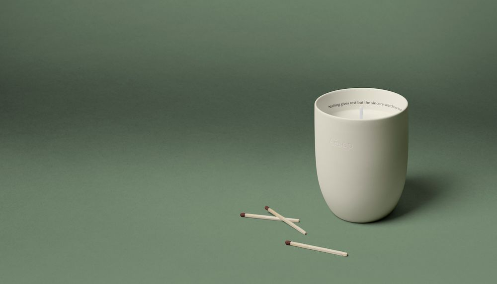 夜空の星のように癒しをもたらす、美しい器入りのキャンドル。イソップ