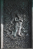 東大寺・金銅八角灯籠の音声菩薩[25801014071]の写真・イラスト素材