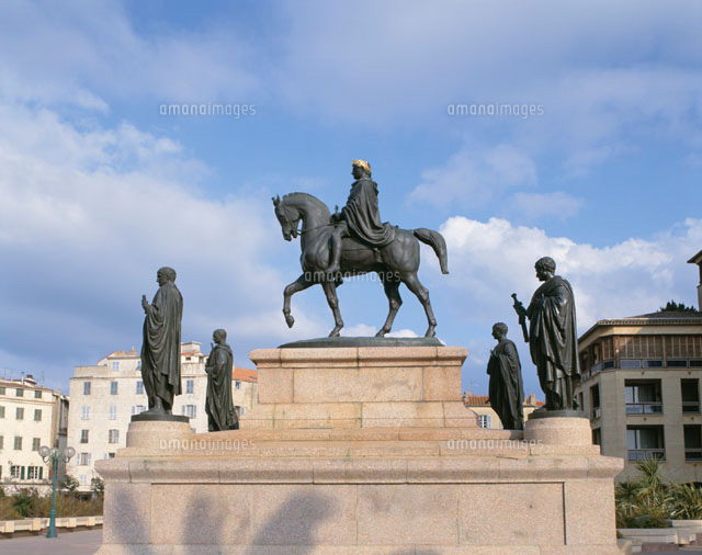 ナポレオンの像 アジャシオ コルシカ島 フランス[01499030987]の写真