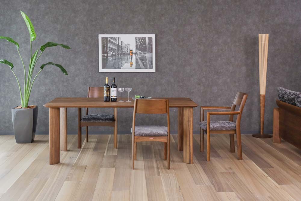 REMBRANDT ダイニングテーブル 4本脚 | 【公式】飛騨の家具『株式会社