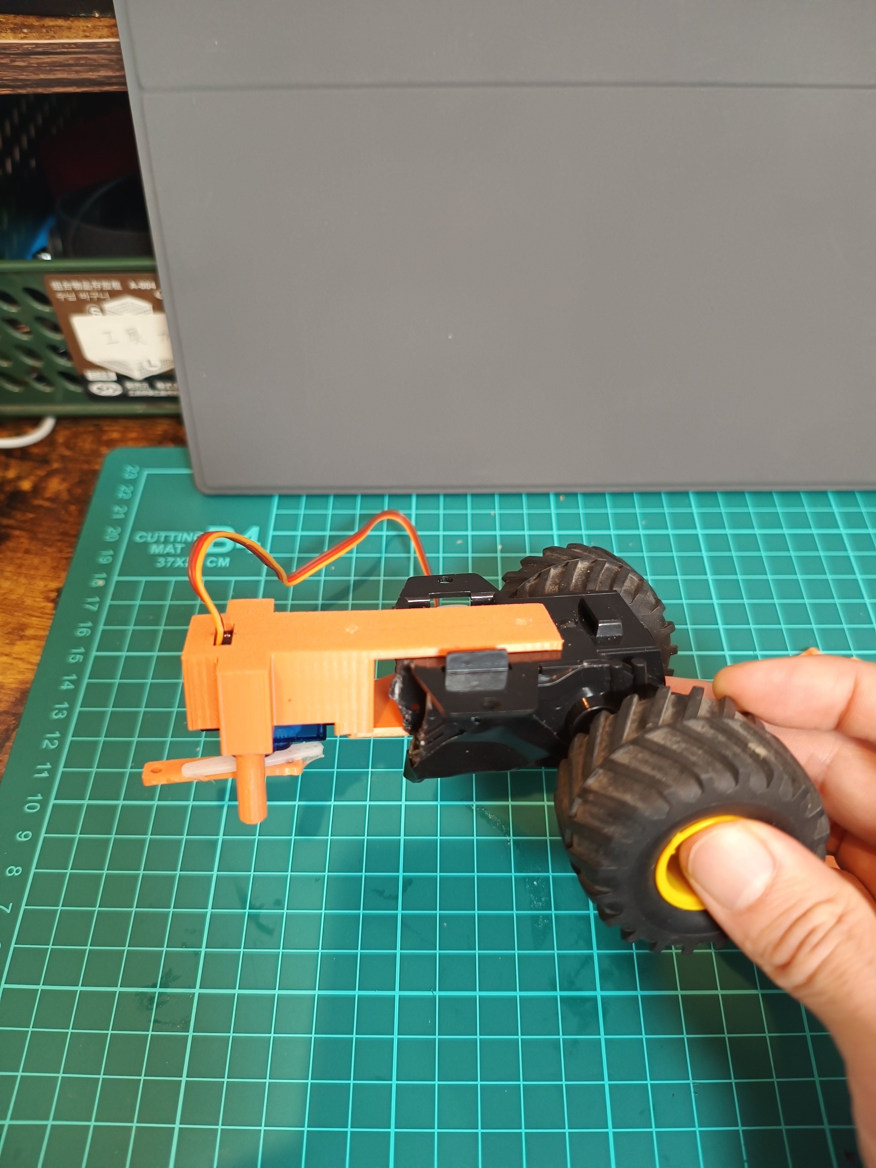 スマホでラジコン操作と倒立制御！ワイルドミニ四駆ラジコン化簡単