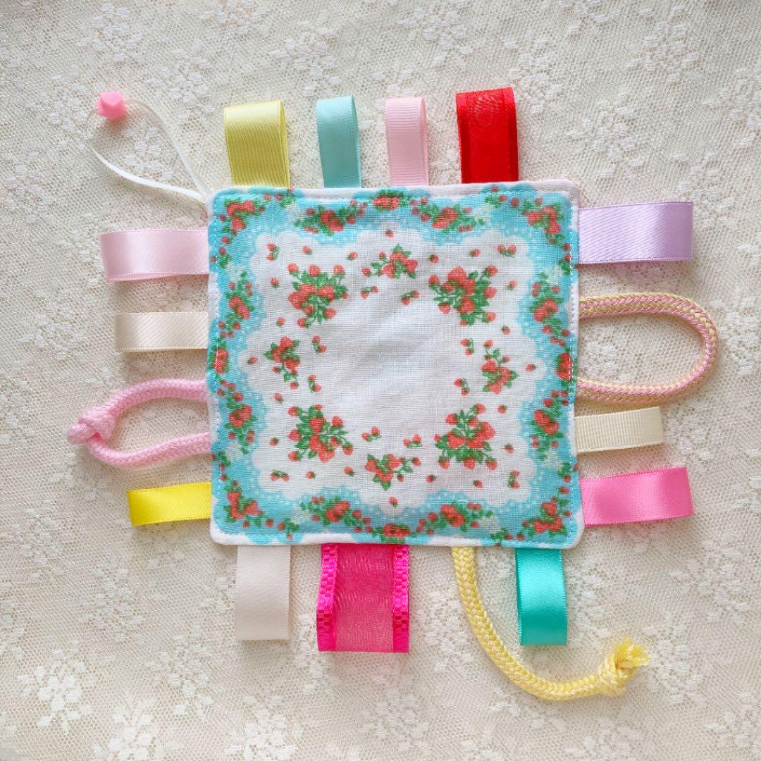 カシャカシャ タグハンカチ - メルカリ