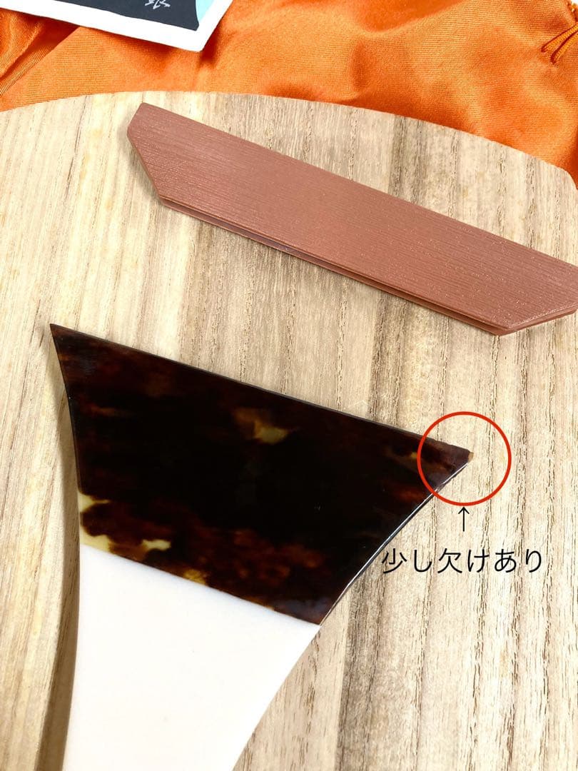 に*ぇ様 美品◆民謡三味線◆紅木 中棹 皮破れ無し 鼈甲撥／駒／指掛け／三つ折り