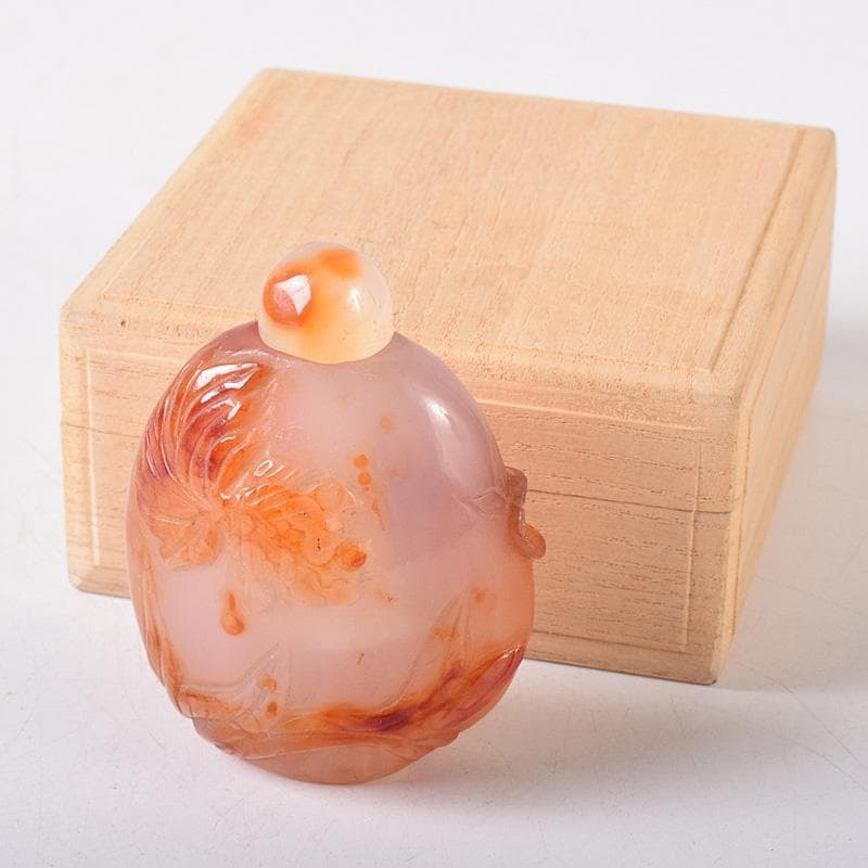 中国　玉石瑪瑙石彫刻　蓮葉金魚刻　鼻煙壷　小壷　時代箱付　M　R8754 中国 玉石瑪瑙石彫刻 蓮葉金魚刻 鼻煙壷 小壷 時代箱付 M R8754 - メルカリ