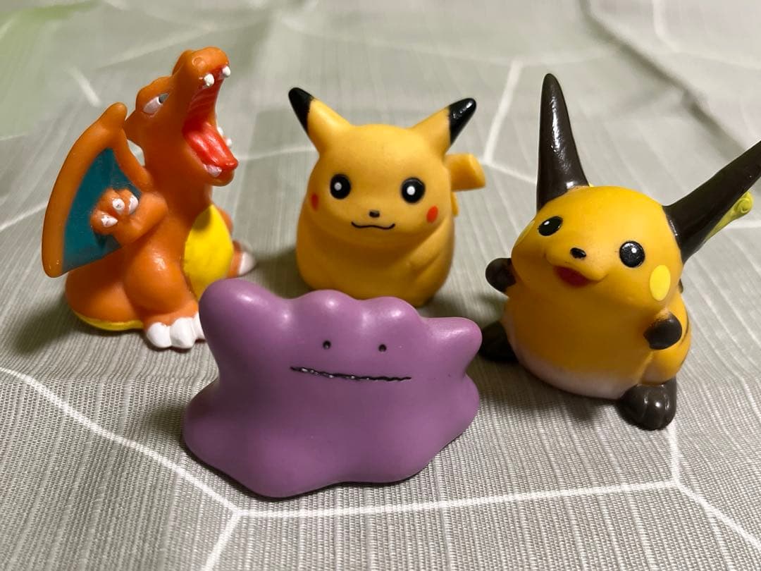 ポケモンキッズ ピカチュウ ライチュウ リザードン メタモン 4点セット