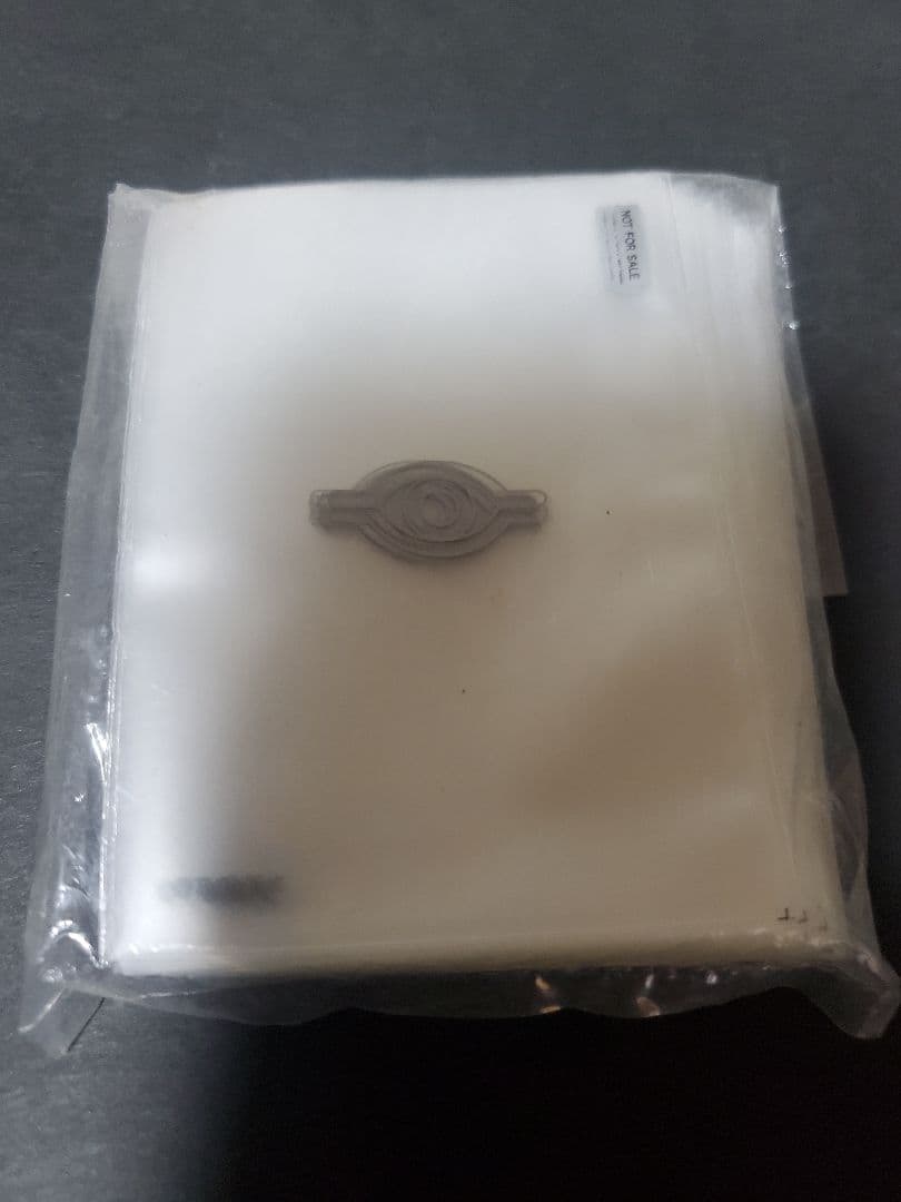 【超希少・未開封】遊戯王 初代 千年眼 銀目玉ロゴ プロテクター　スリーブ 超希少・未開封】遊戯王 初代 千年眼 銀目玉ロゴ プロテクター