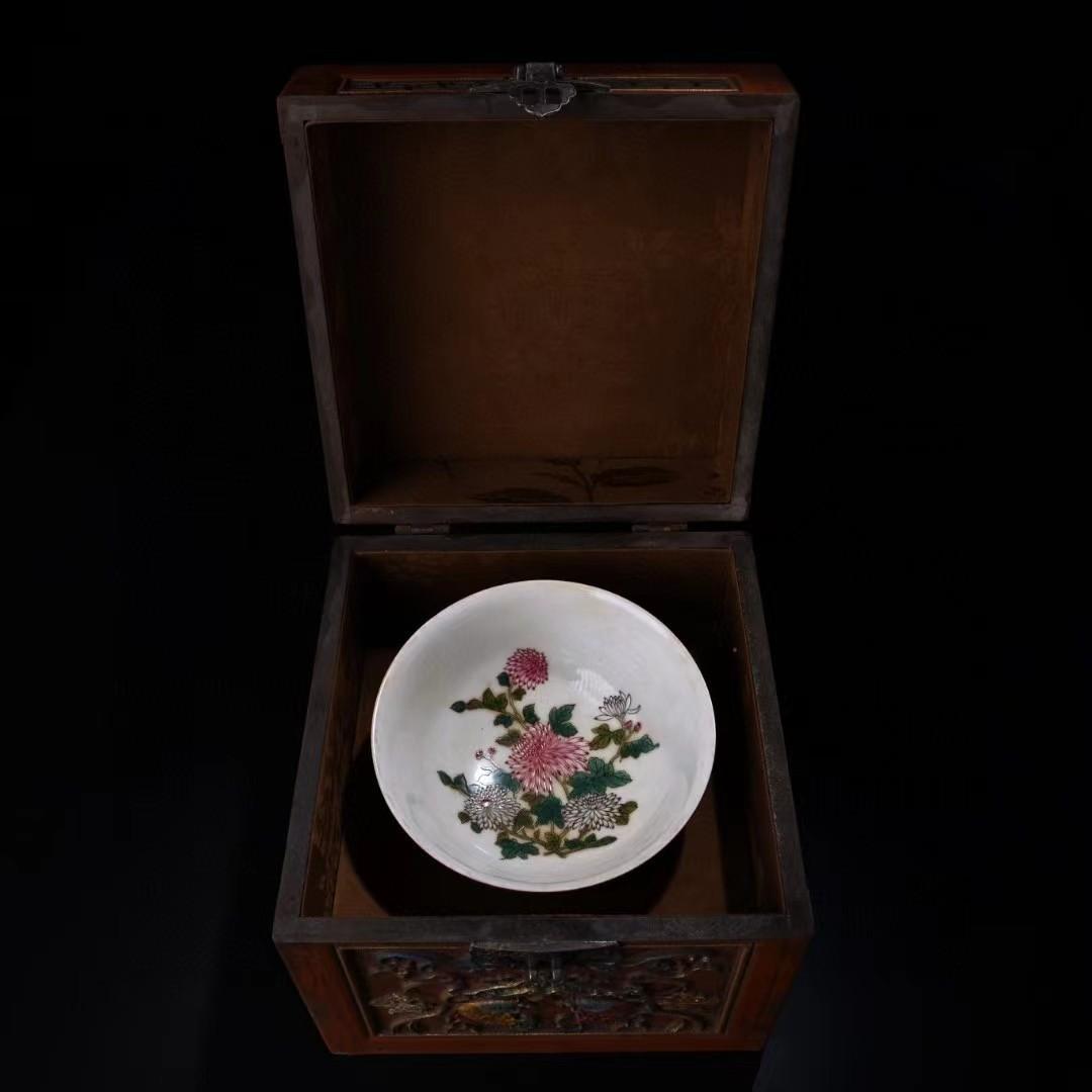 中国古美術・珍蔵粉彩・胭脂紅釉の碗・陶磁器・置物・純手描き・彩絵箱付き・茶道具 宋赤絵 そうあかえ | 鶴田 純久の章 お話