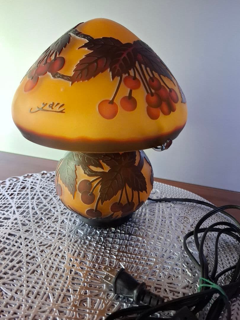 限定セール‼️アンティークガレ風キノコ型 テーブルランプ 被せガラス