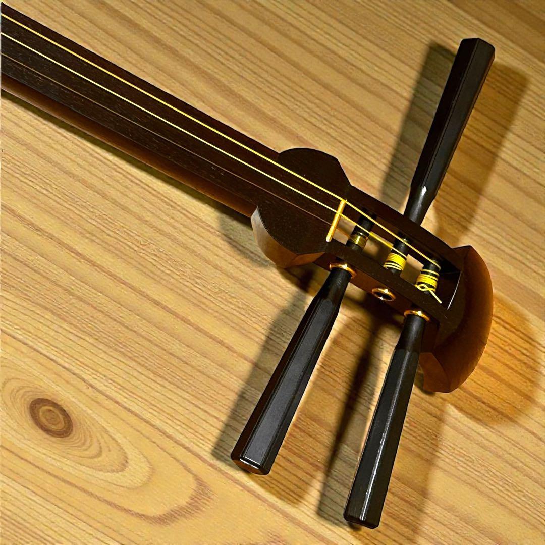 高級撥付き❣️重厚感✨ハードケース付き❣️長唄三味線 中棹 紅木