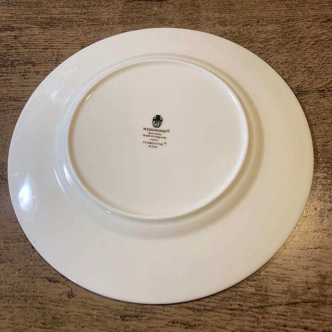 WEDGWOODフロレンティーンクーププレート23cm 2枚綺麗な方 - メルカリ
