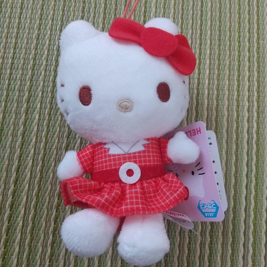 ハローキティ レトロワンピース ちょいデカマスコット サンリオ 赤