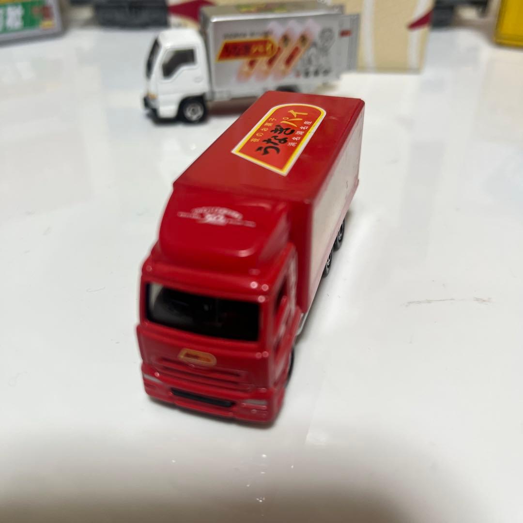 トミカ 春華堂配送車2台